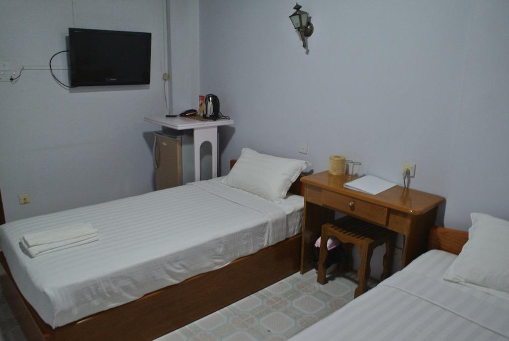 Myit Sone Hotel Mandalay Extérieur photo